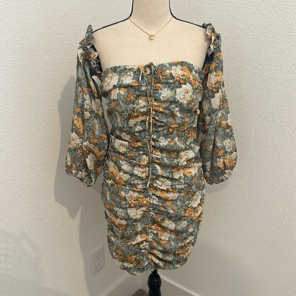 Hello Molly | Basque Country BodyCon Dress in Sage Sz 6 - Picture 8 of 15